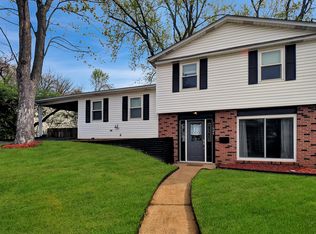 11084 Warwickhall Dr, Bridgeton, MO 63044