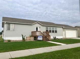 115 18th Ave SE, Mandan, ND 58554