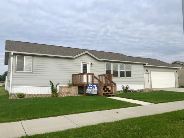 115 18th Ave SE, Mandan, ND 58554