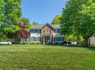 325 Creekside Dr, High Point, NC 27265