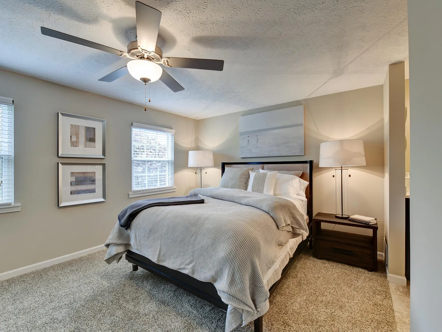 2 bed, 2.5 bath, 1300 sqft, $1,725 — Photo 4