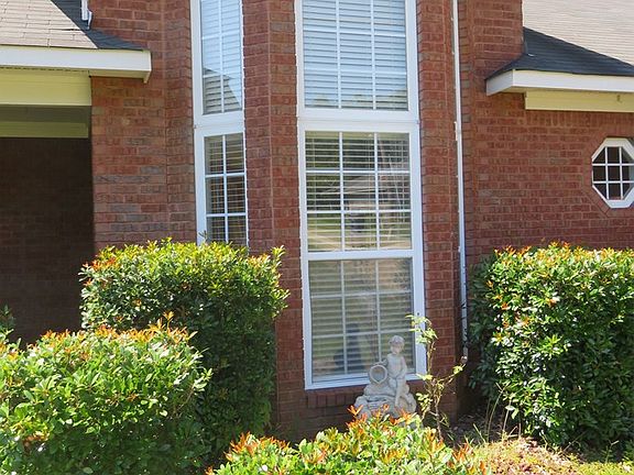 3rd image of 5 White Pine Way