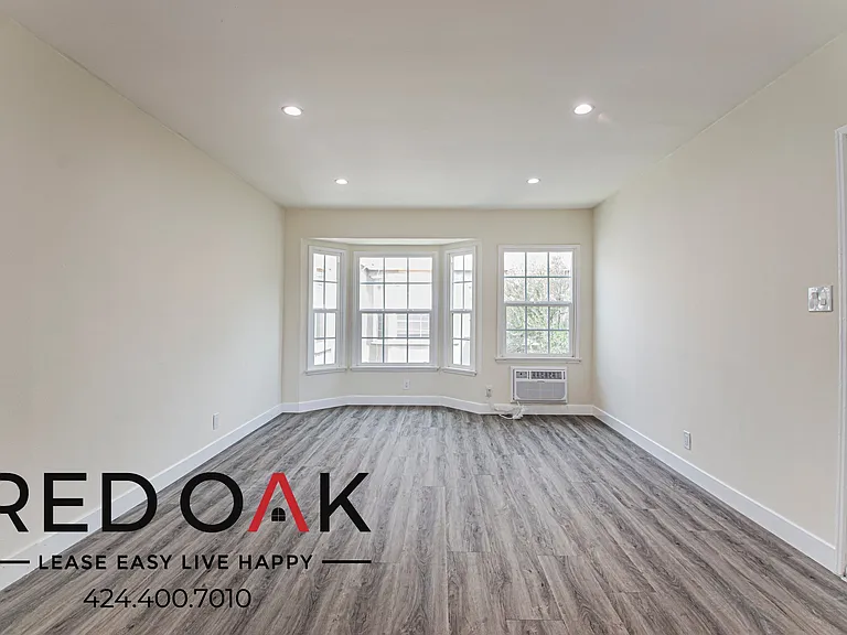 2609 W 48th St #2 — Photo 1