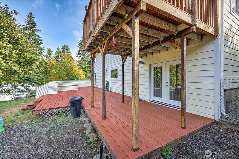 4th image of 2072 Sidney Avenue