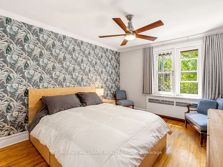 379 Hamilton Ave S — Photo 30