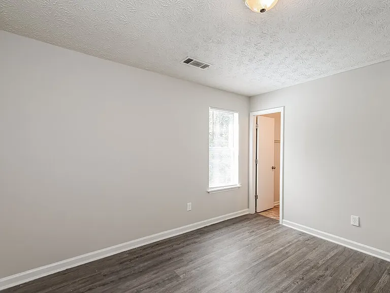 806 Durham Xing — Photo 9