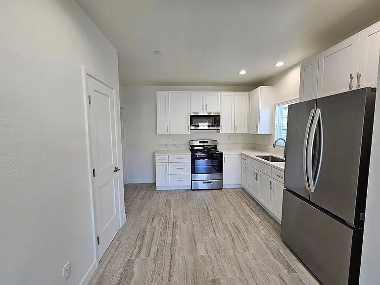 1451 W Almond Ave #C — Photo 3