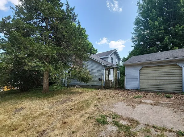 106 W East St, Alpha, IL 61413