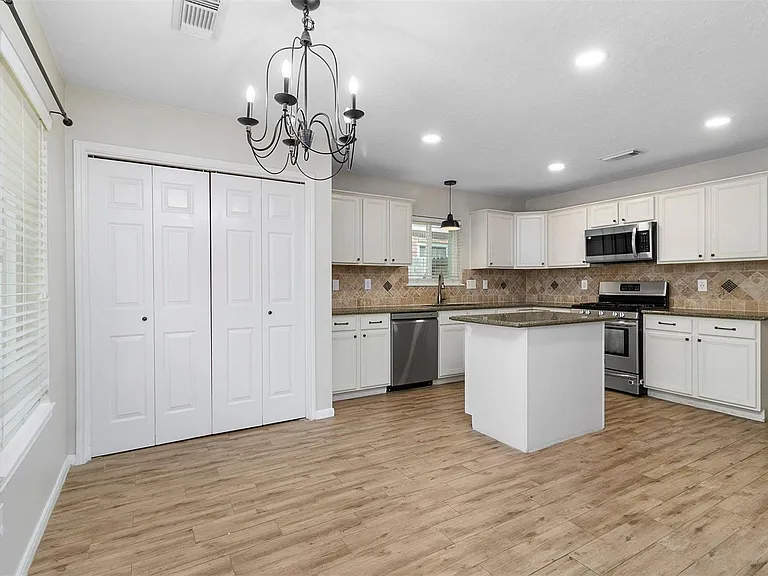 2918 Abbey Field Dr — Photo 11
