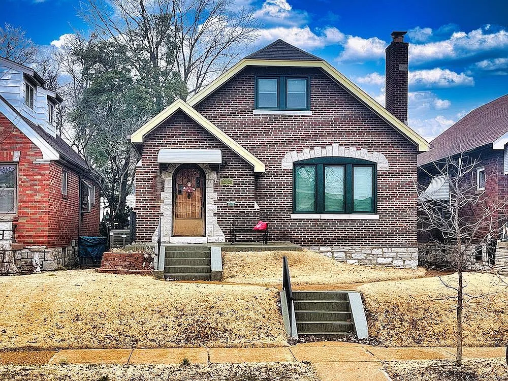 5721 Rhodes Ave photo 1
