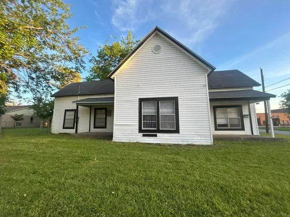 426 N Clements St, Gainesville, TX 76240