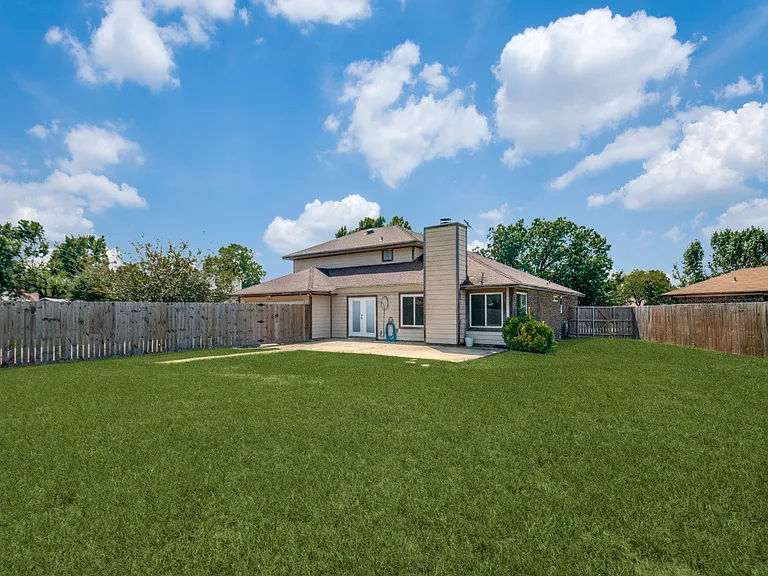 8029 Rice Dr — Photo 12