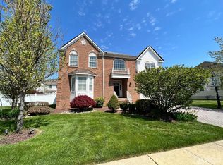 8 Danielle Ln, Monroe Township, NJ 08831