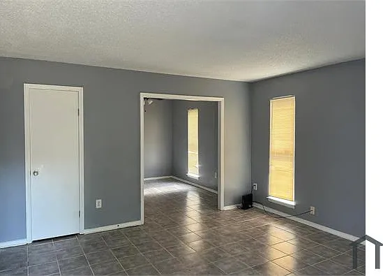 3273 Ridgemont Rd — Photo 3