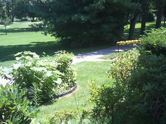 4th image of 899B Dumbarton Dr #100B