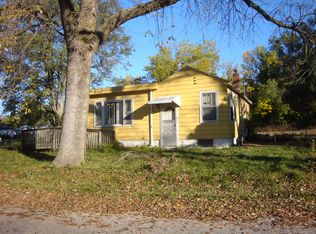 2100 Clearview St, Waterloo, IA 50707
