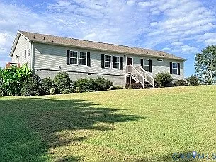 4 bed, 3.0 bath, 2040 sqft, $2,500 — Photo 1