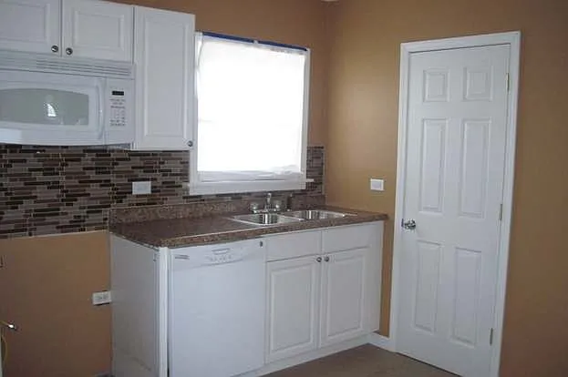 18722 Hamlin Ave — Photo 13