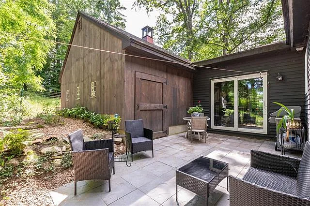 4 Hillrise Ln — Photo 6