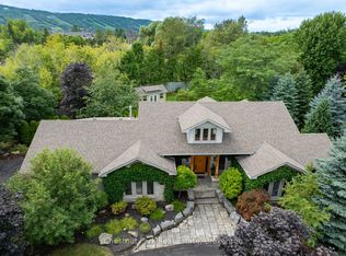 2 Evergreen Rd, Collingwood, ON L9Y5A8