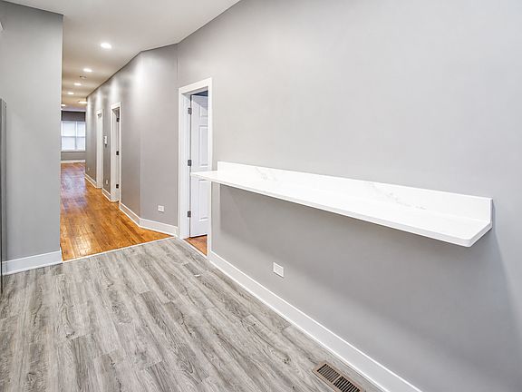 4th image of 5310-12 S Harper Ave #2S