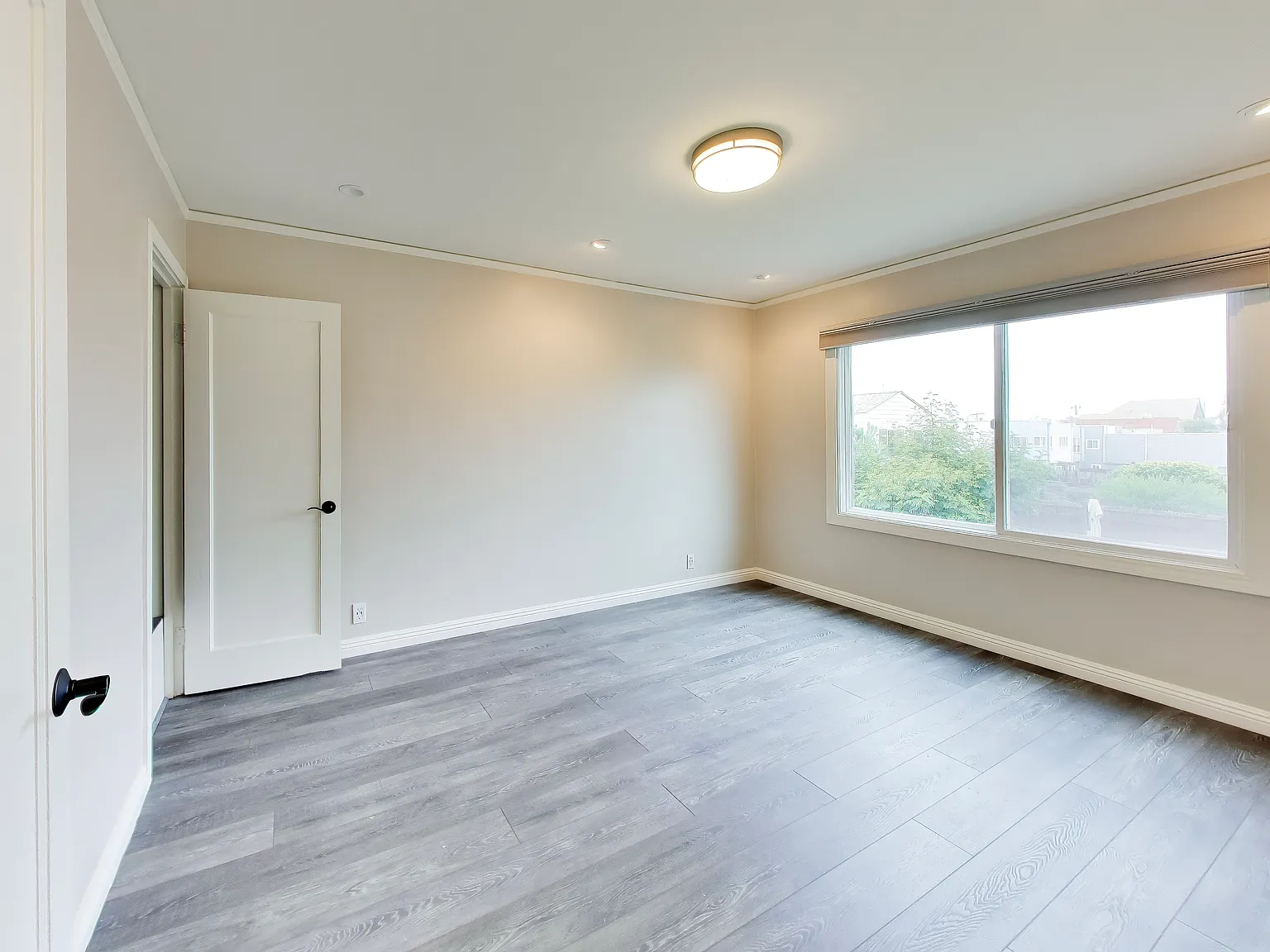 3 bed, 1612 sqft, $6,950 — Photo 2
