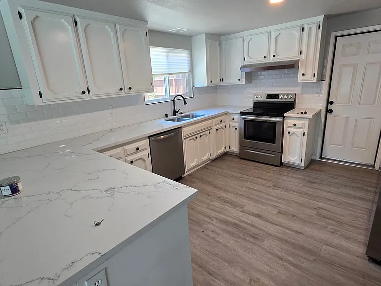 3289 E Paul Ave — Photo 14