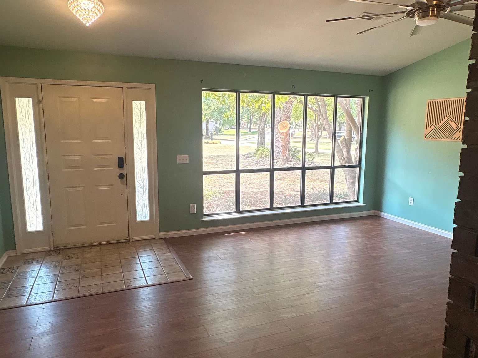 4 bed, 2122 sqft, $2,200 — Photo 2