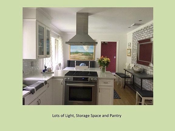 4th image of 11 Angelus Dr