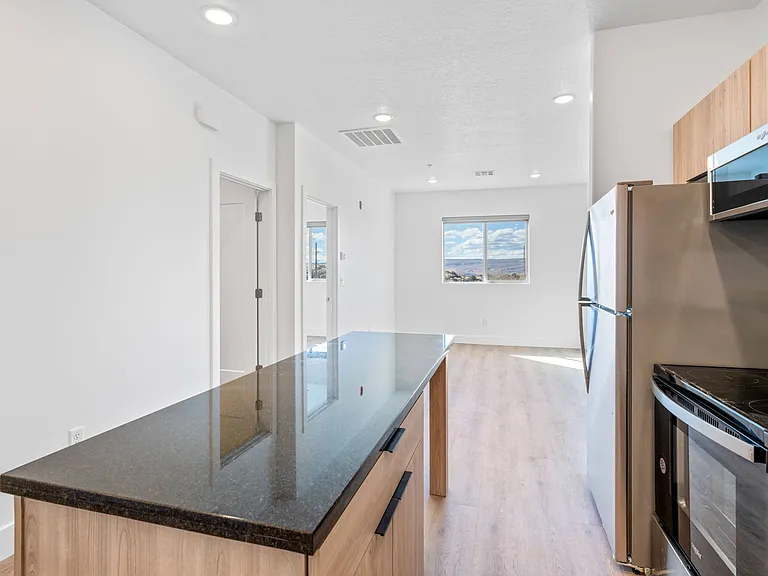 Shadow Ridge Apartments — Photo 12