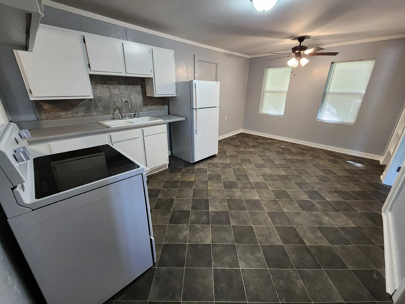 1 bed, 500 sqft, $850 — Photo 1