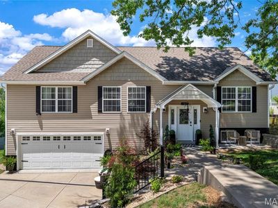 737 Hinder Dr, Saint Louis, MO, 63125