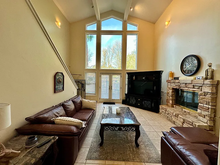 7027 Pine Gate Way #B — Photo 5