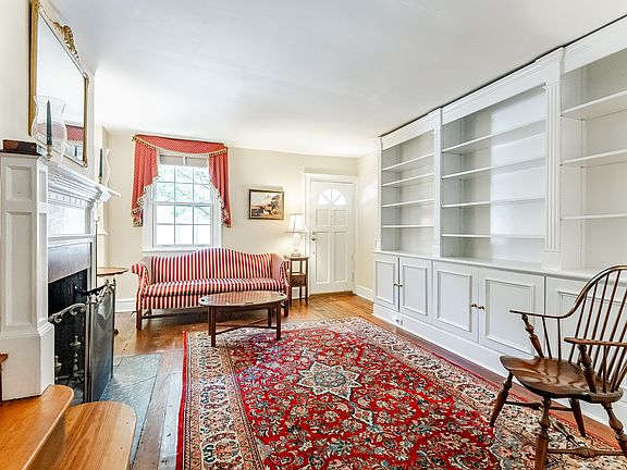 4th image of 114 Federal St