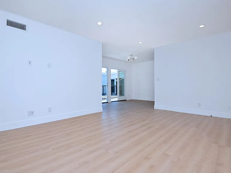 A Santa Monica Sanctuary: 834 Fourth Street — Photo 12