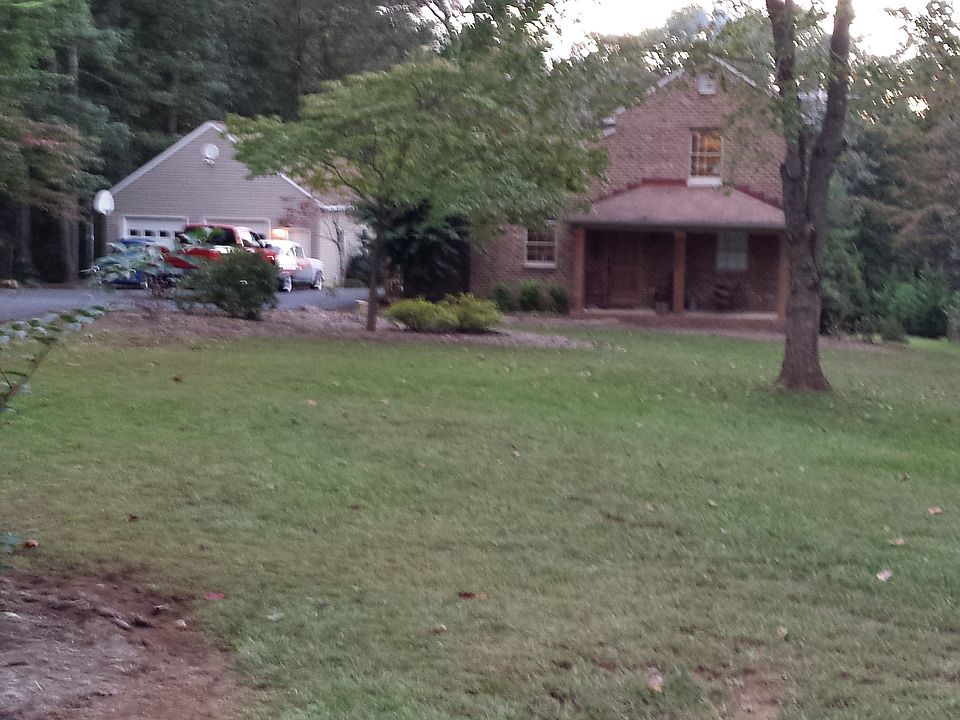 1st image of 202 Brockenbrough Pl