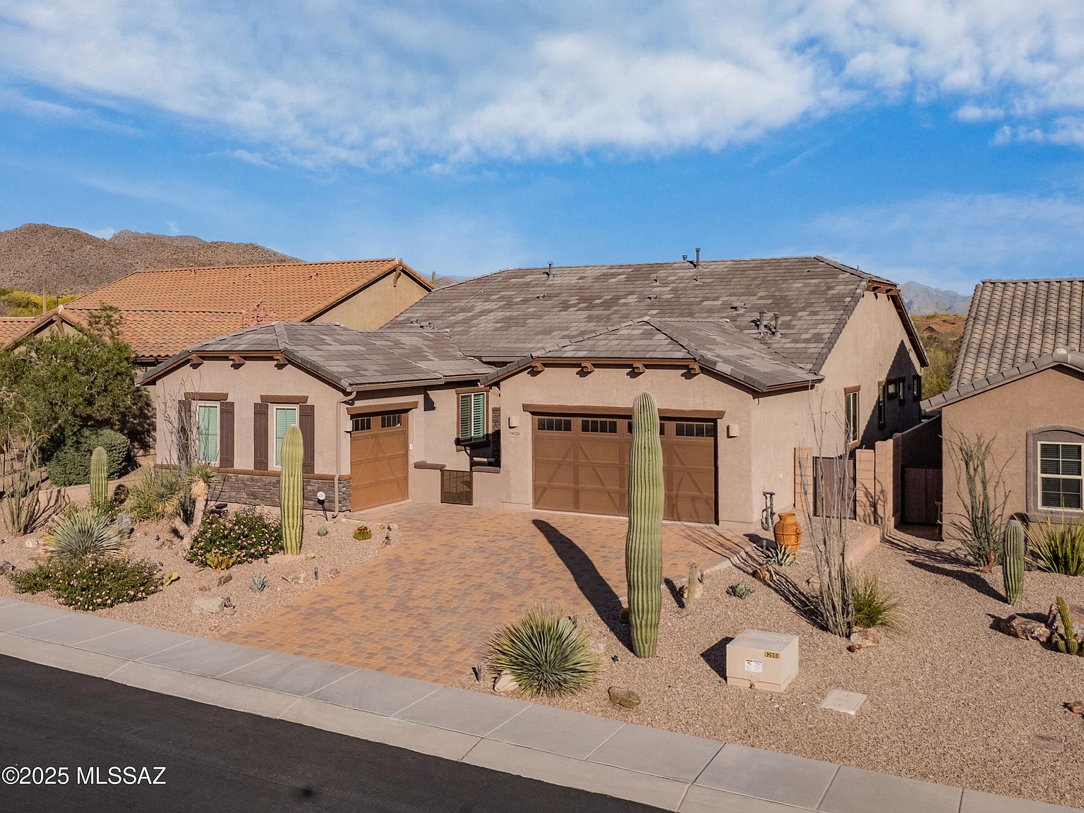 [ALEXANDROS] もろもろ White SAINT Mxxxxxx World Map Paper Jacket x Dr. Woo | SVD