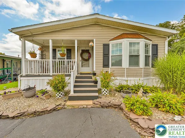 67 Wildbriar Ct N, Bath, PA 18014
