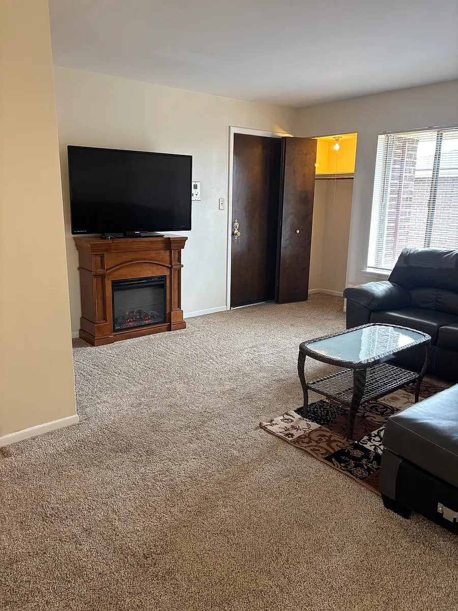Building Photo - 15814 Terrace Dr #O2
