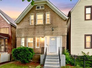 7005 S Eberhart Ave, Chicago, IL 60637