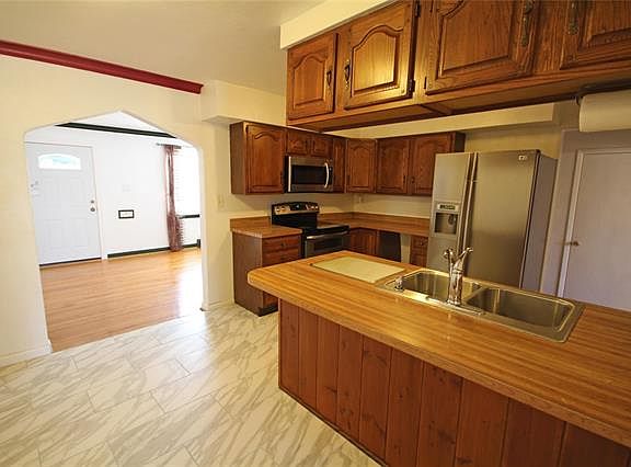 3rd image of 5431 Bancroft Ave