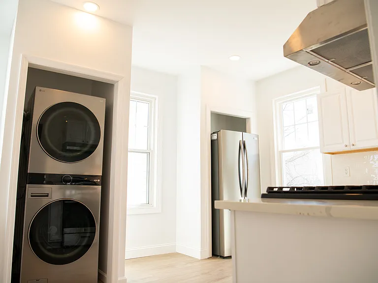 46 Garden Pl #2 — Photo 2