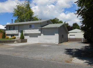 3239 Airway St SE, East Wenatchee, WA 98802