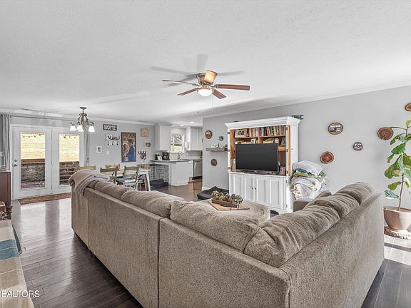 3rd image of 245 Whitney Dr