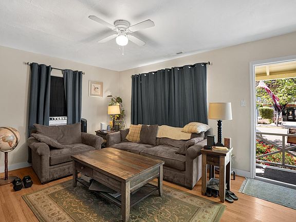 4th image of 610 Stewart Street