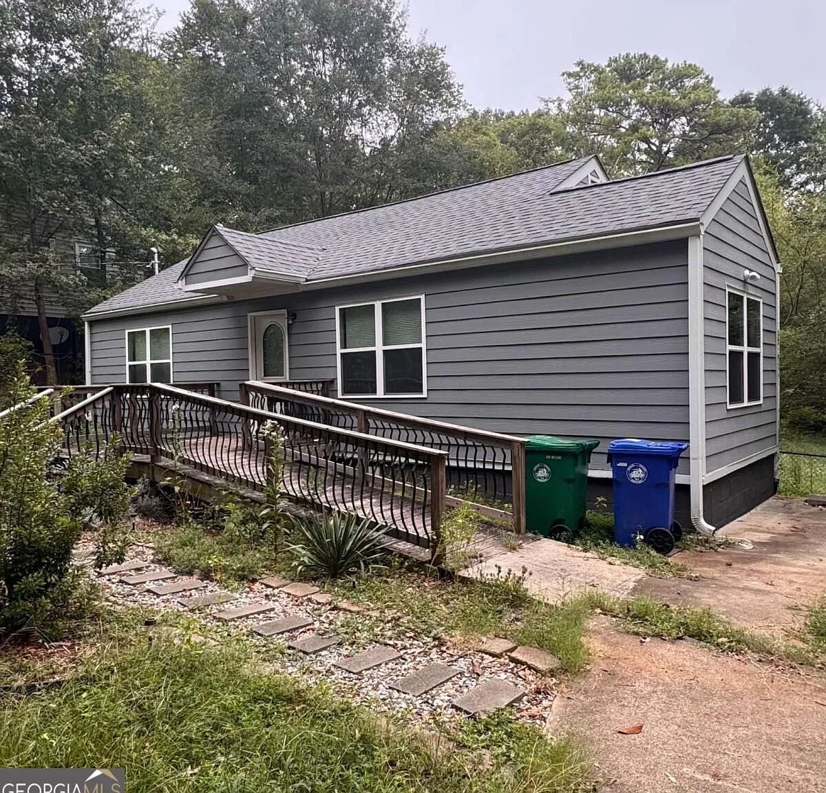 3 bed, 1.0 bath, $1,950 — Photo 2