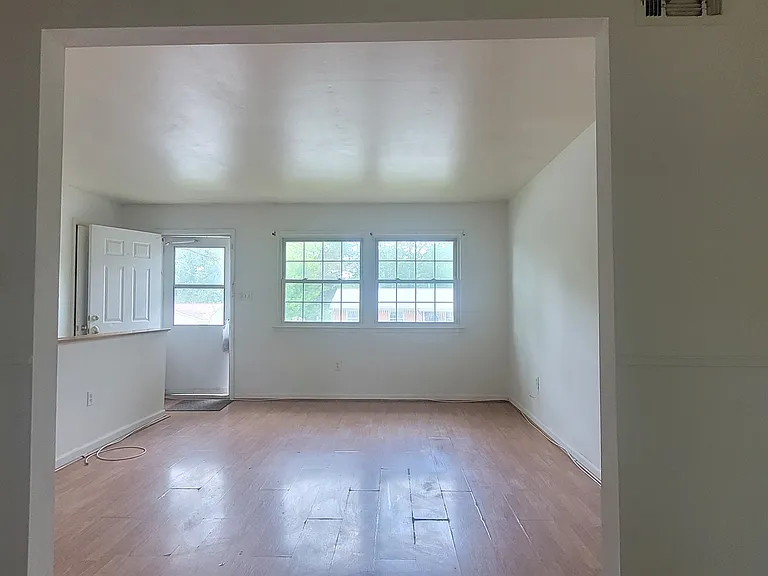 4419 Kentmore Dr — Photo 29