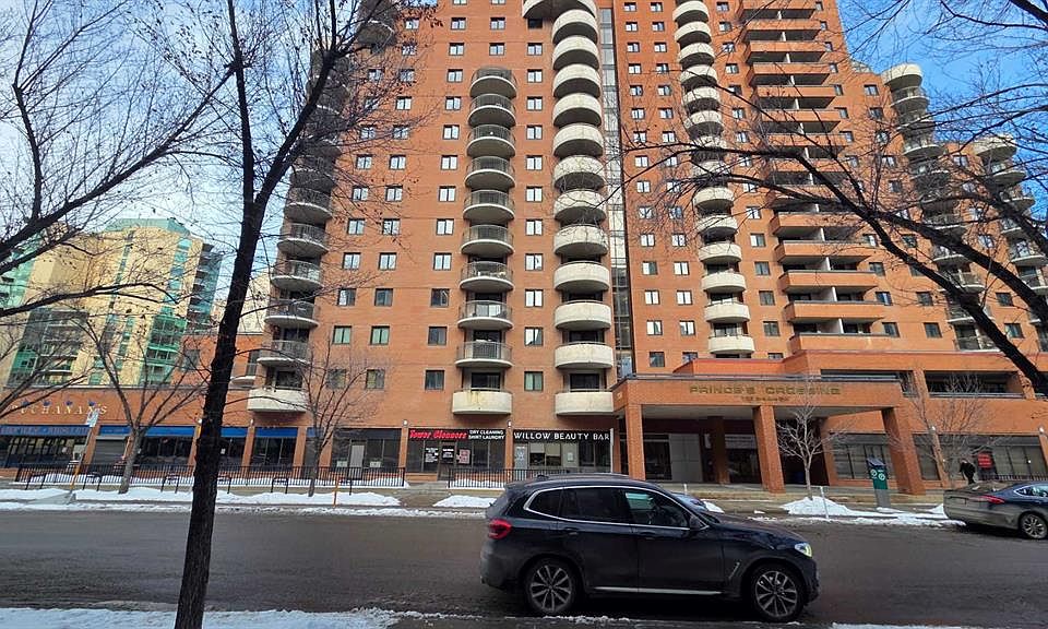 1st image of 738 S 3rd Ave SW #309