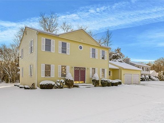 2nd image of 10 Arrowhead Way