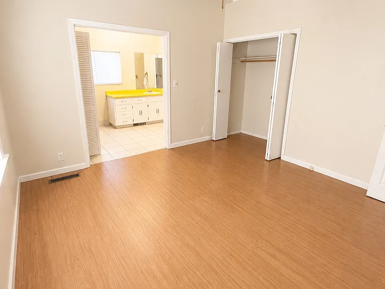 2850 Myers St — Photo 15